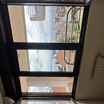 Piso de 3 hab y 2 baños con garaje y balcon en Valdenoja