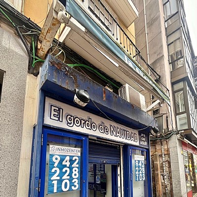 Local a pie de calle en zona prime en el centro de Santander