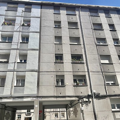 Piso de 2 hab y un baño en el centro de Santander