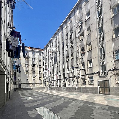 Piso de 2 hab y un baño en el centro de Santander