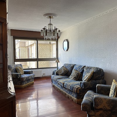 Local comercial en plena calle Castilal ideal para negocio
