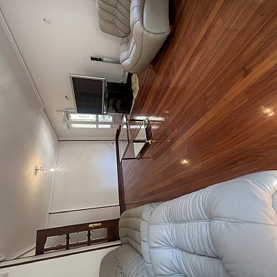 Piso de 138 metros, con ascensor, 4 habitaciones dobles, salón con balcon y 2 baños con ventana en el centro de Santander. 