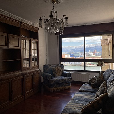 Local comercial en plena calle Castilal ideal para negocio