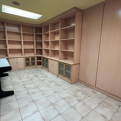 Amplio local en Torrelavega