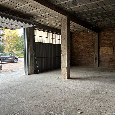 Amplio local en Torrelavega