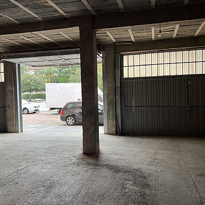 Amplio local en Torrelavega