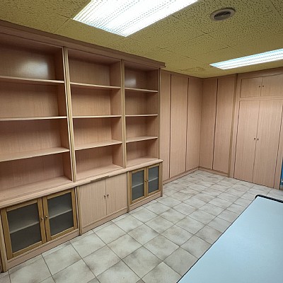 Amplio local en Torrelavega