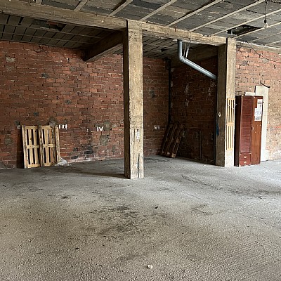 Amplio local en Torrelavega