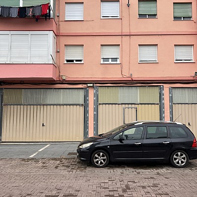 Amplio local en Torrelavega