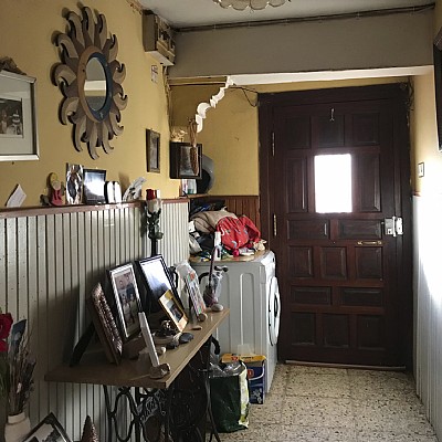 Estupenda casa al sur con terreno, garaje y muchas posibilidades