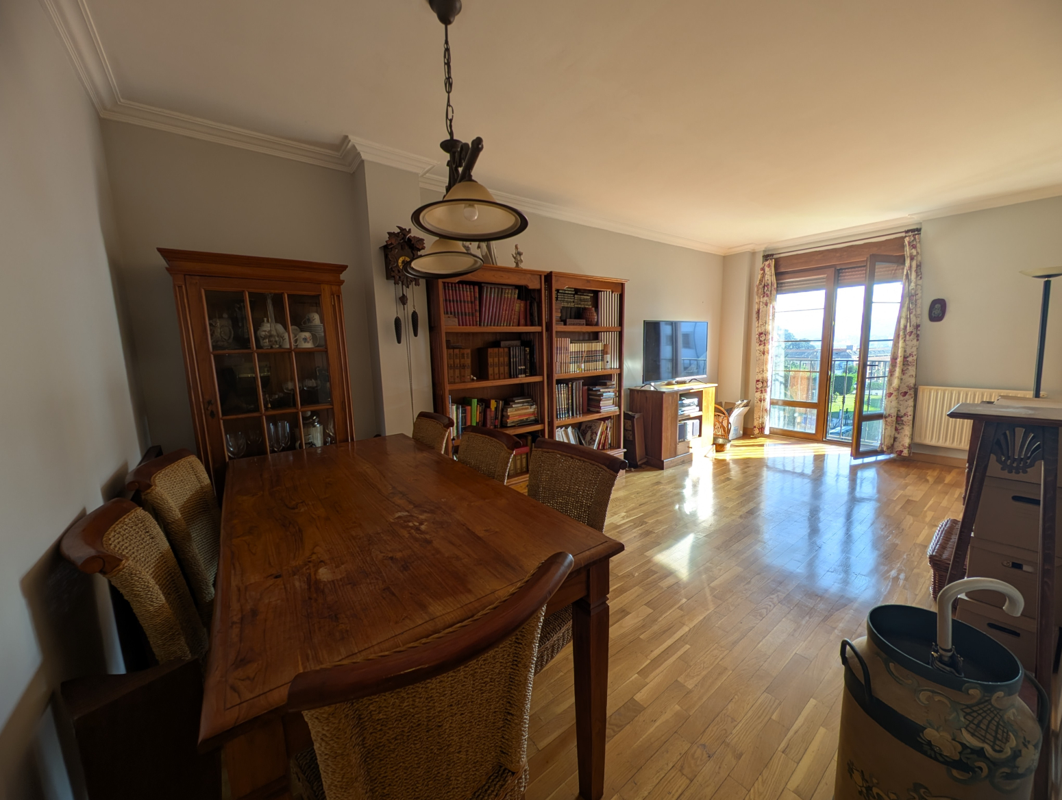 Piso con piscina en urbanización La Zarceta ? Treto