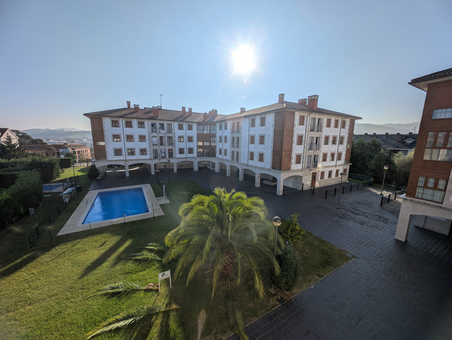 Piso con piscina en urbanización La Zarceta ? Treto