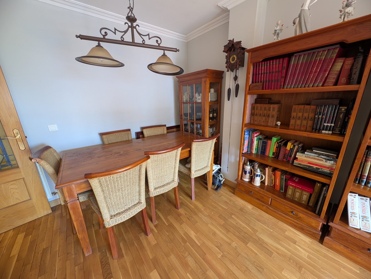 Piso con piscina en urbanización La Zarceta ? Treto