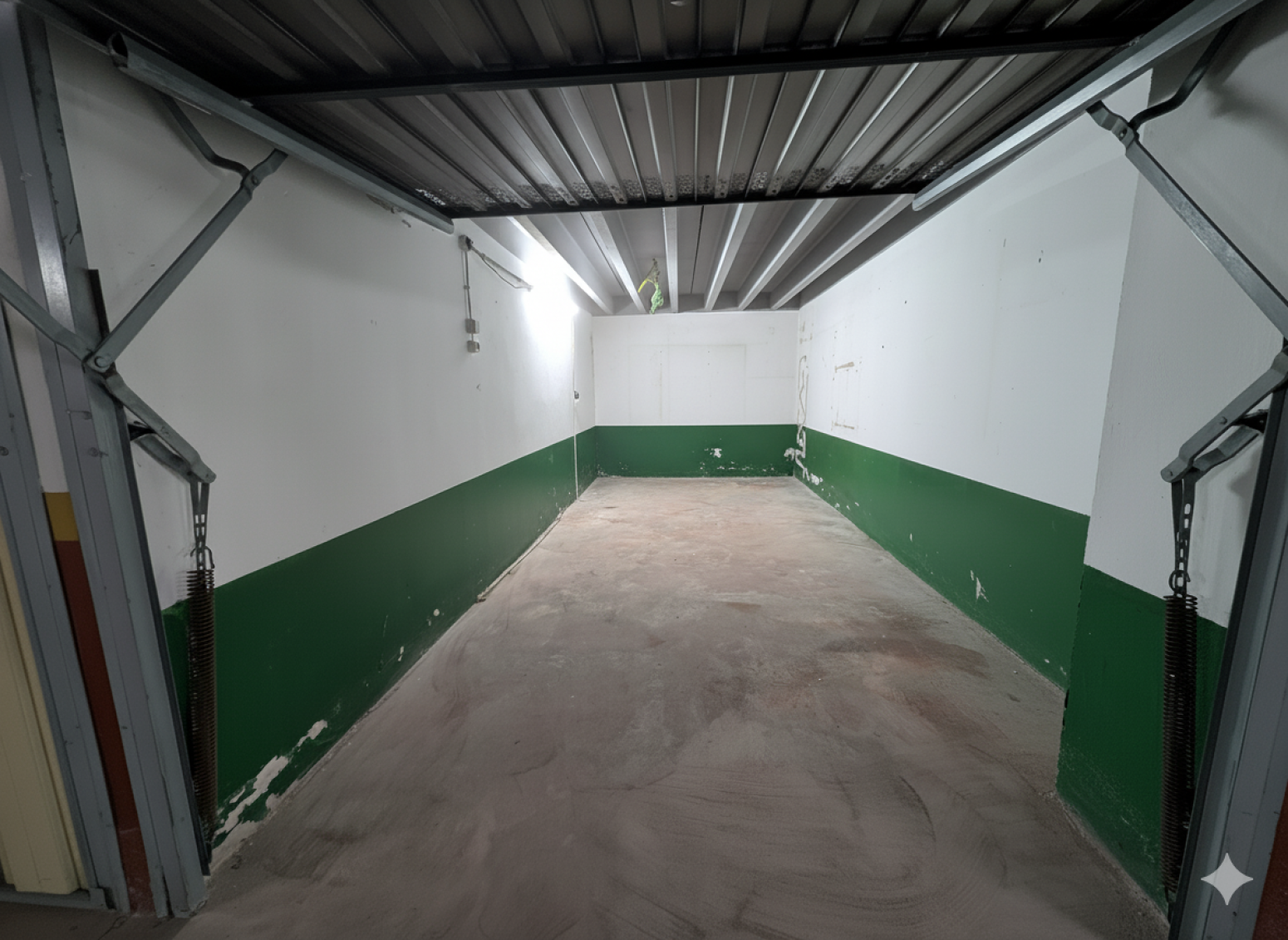 Garaje cerrado en venta en Nuevo Colindres II ? Planta sótano