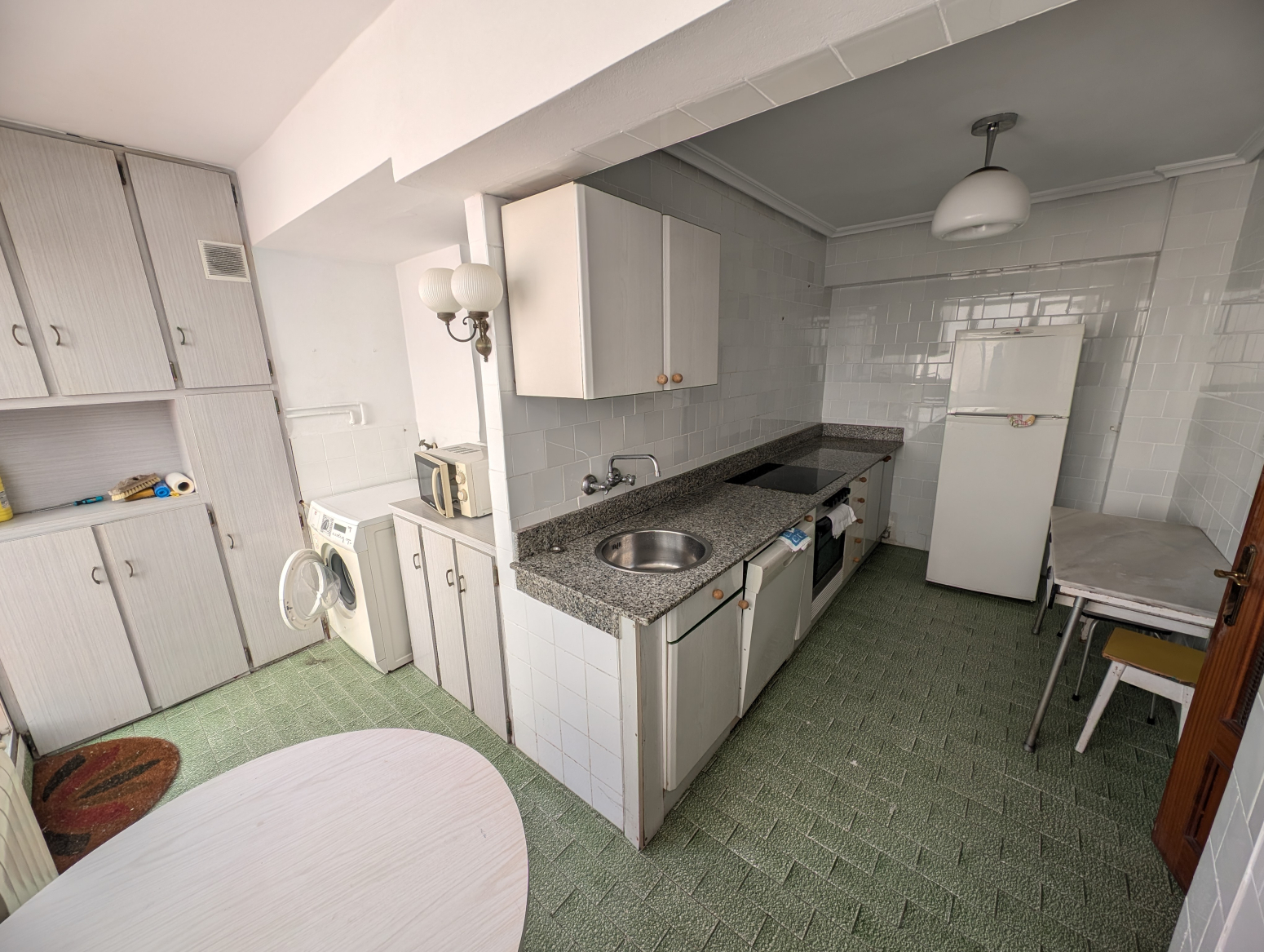 Piso grande para reformar en el centro de Colindres