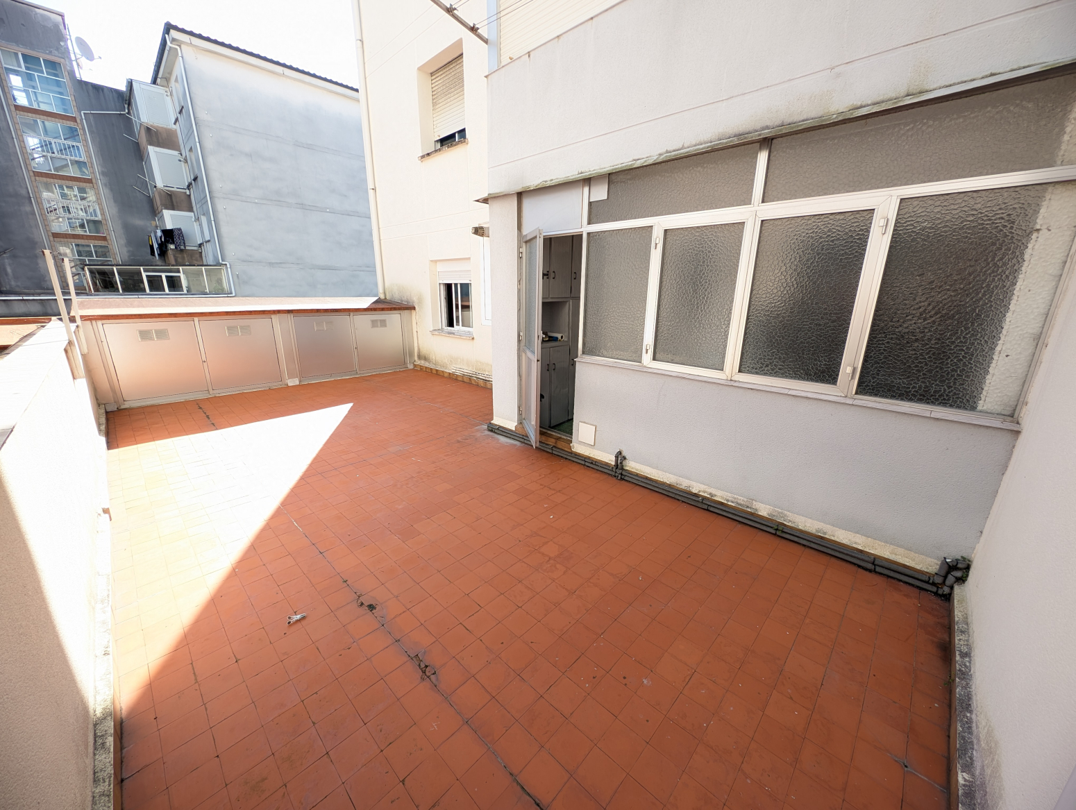 Piso grande para reformar en el centro de Colindres