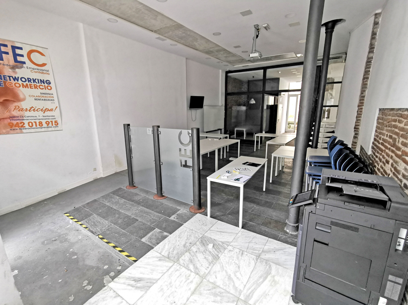 Se alquila local comercial en el centro de Santander, en la calle Isabel la Católica