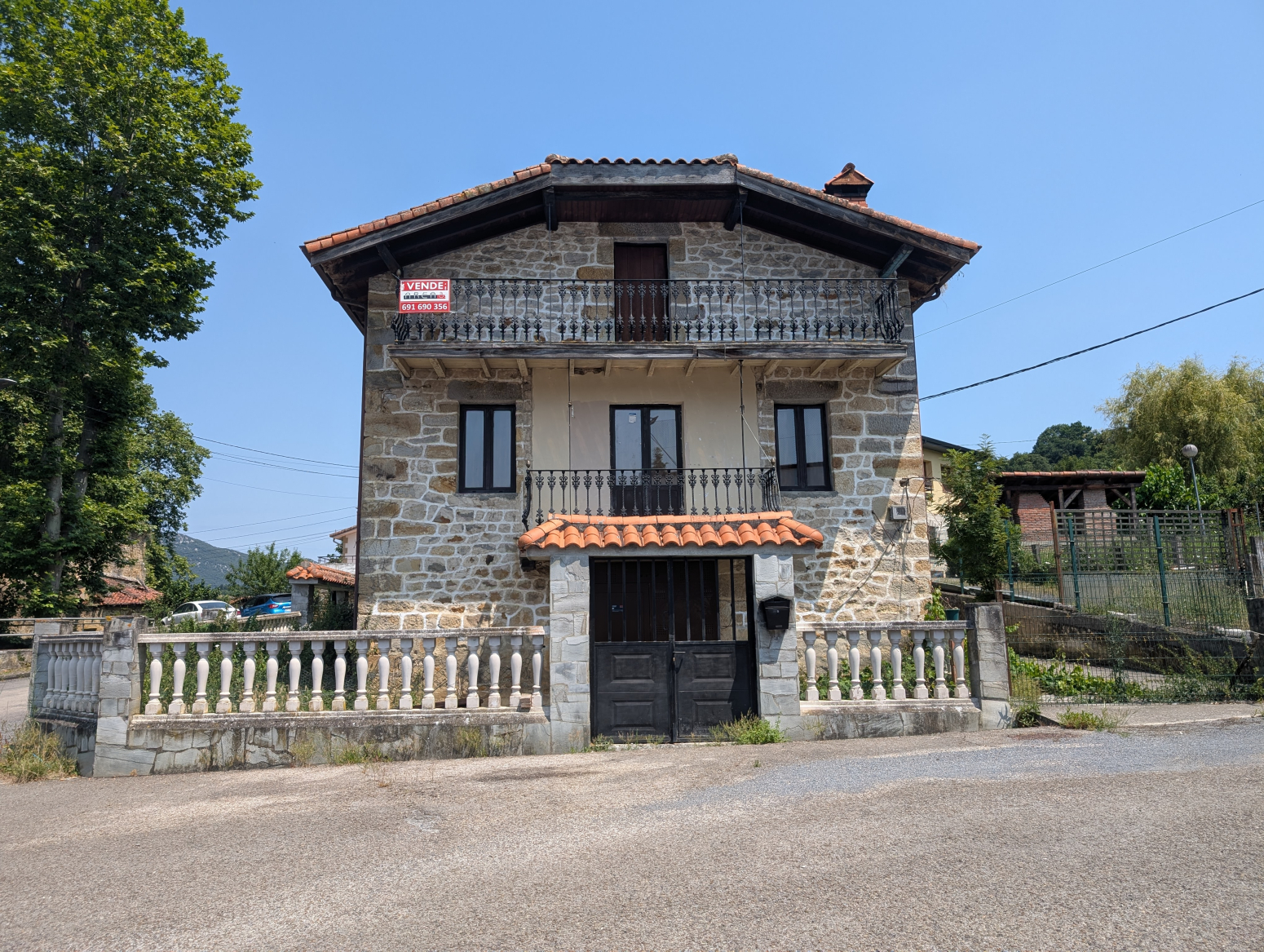 CASA DE PIEDRA SEMI REFORMADA -IDEAL PARA  NEGOCIO DE CASA RURAL