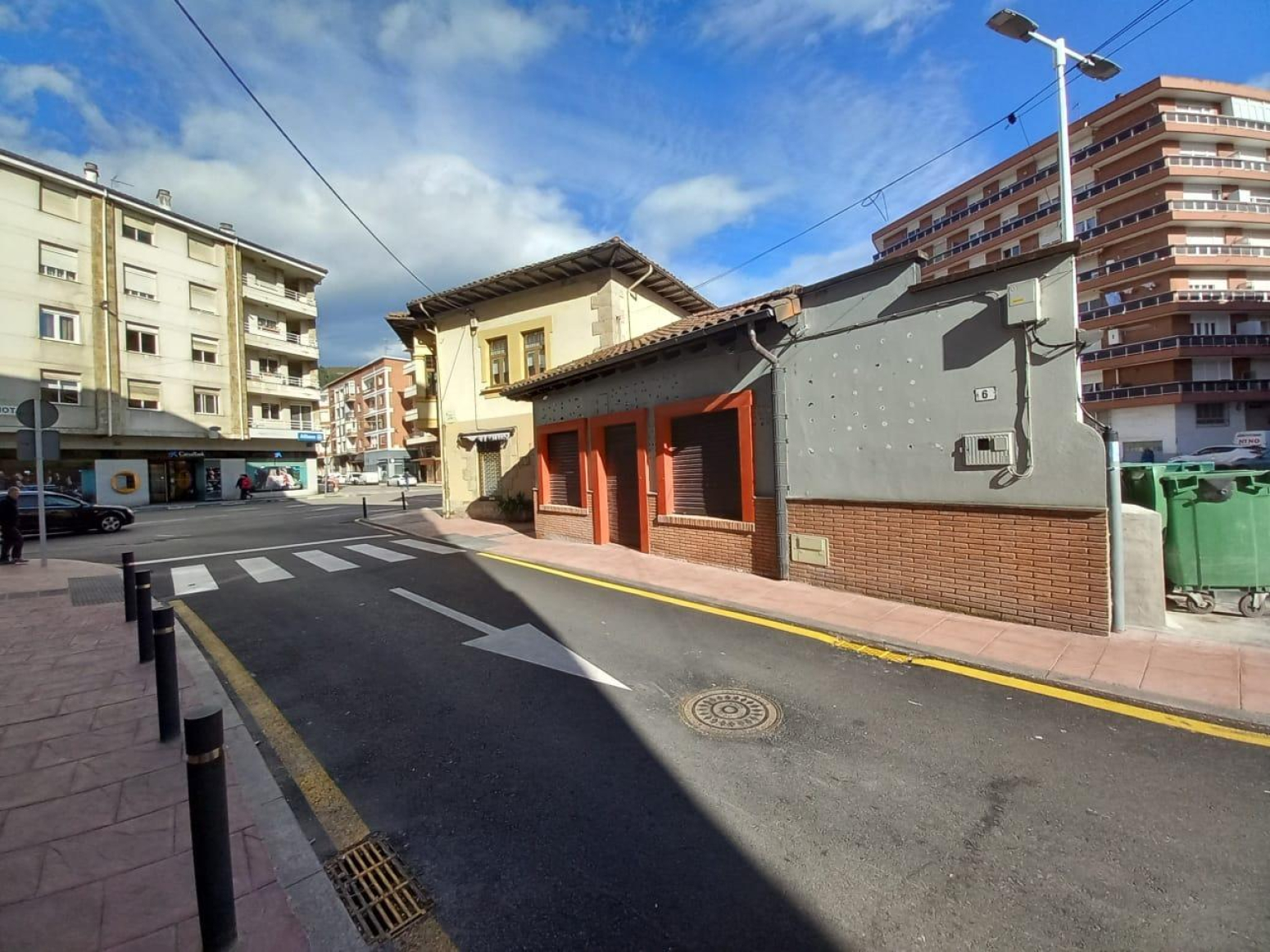 Local comercial en Los Corrales de Buelna