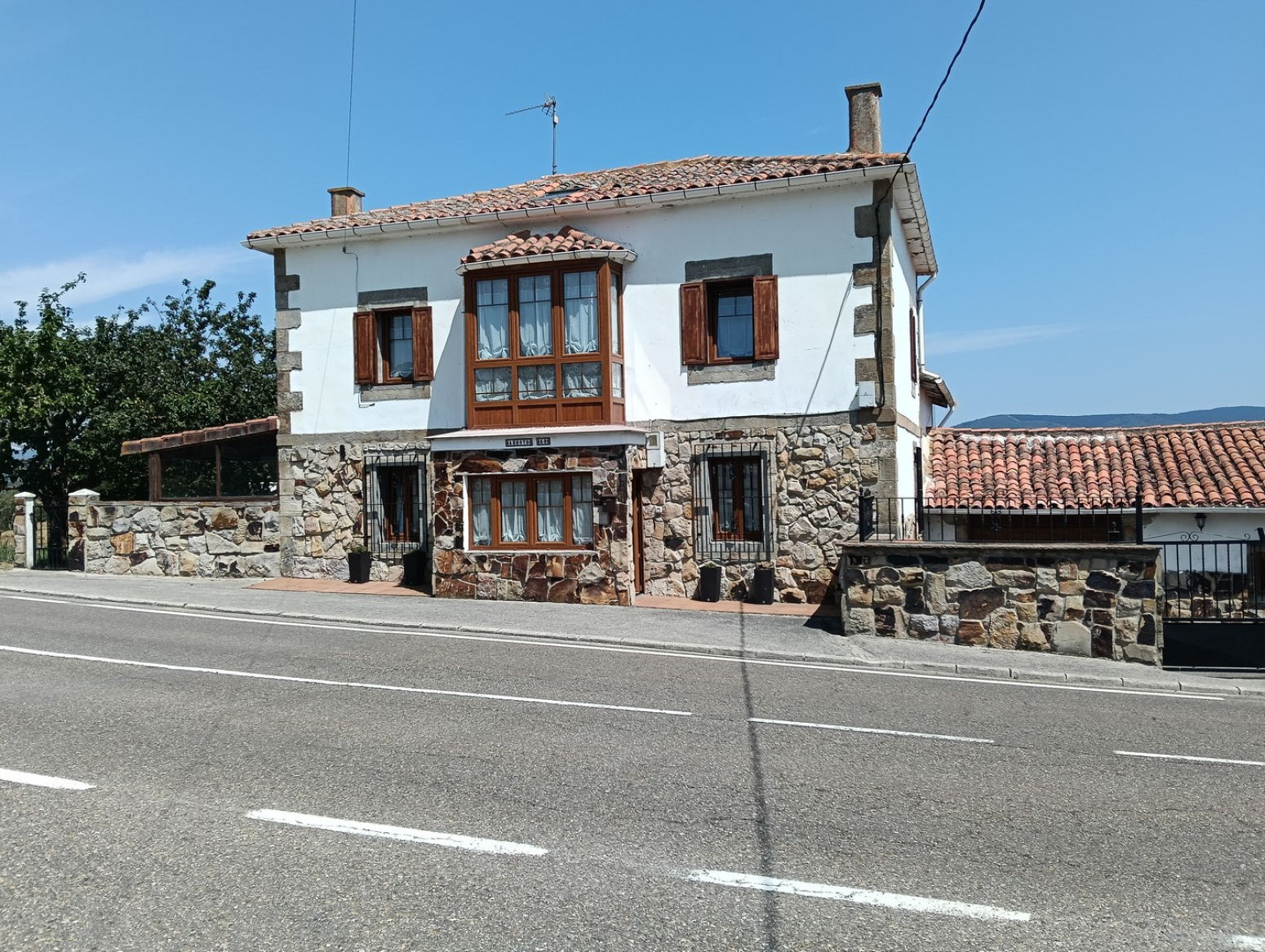VENTA DE CASA INDEPENDIENTE EN LAS ROZAS DE VALDEARROYO (PANTANO DEL EBRO)