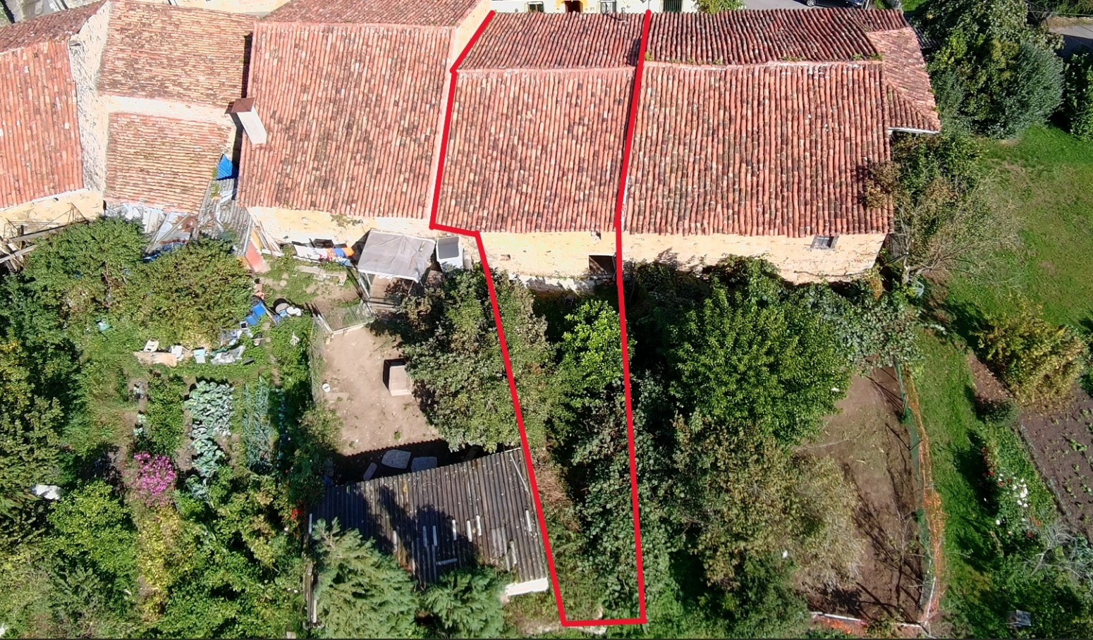 SE VENDE CASA-CUADRA EN HIJAS