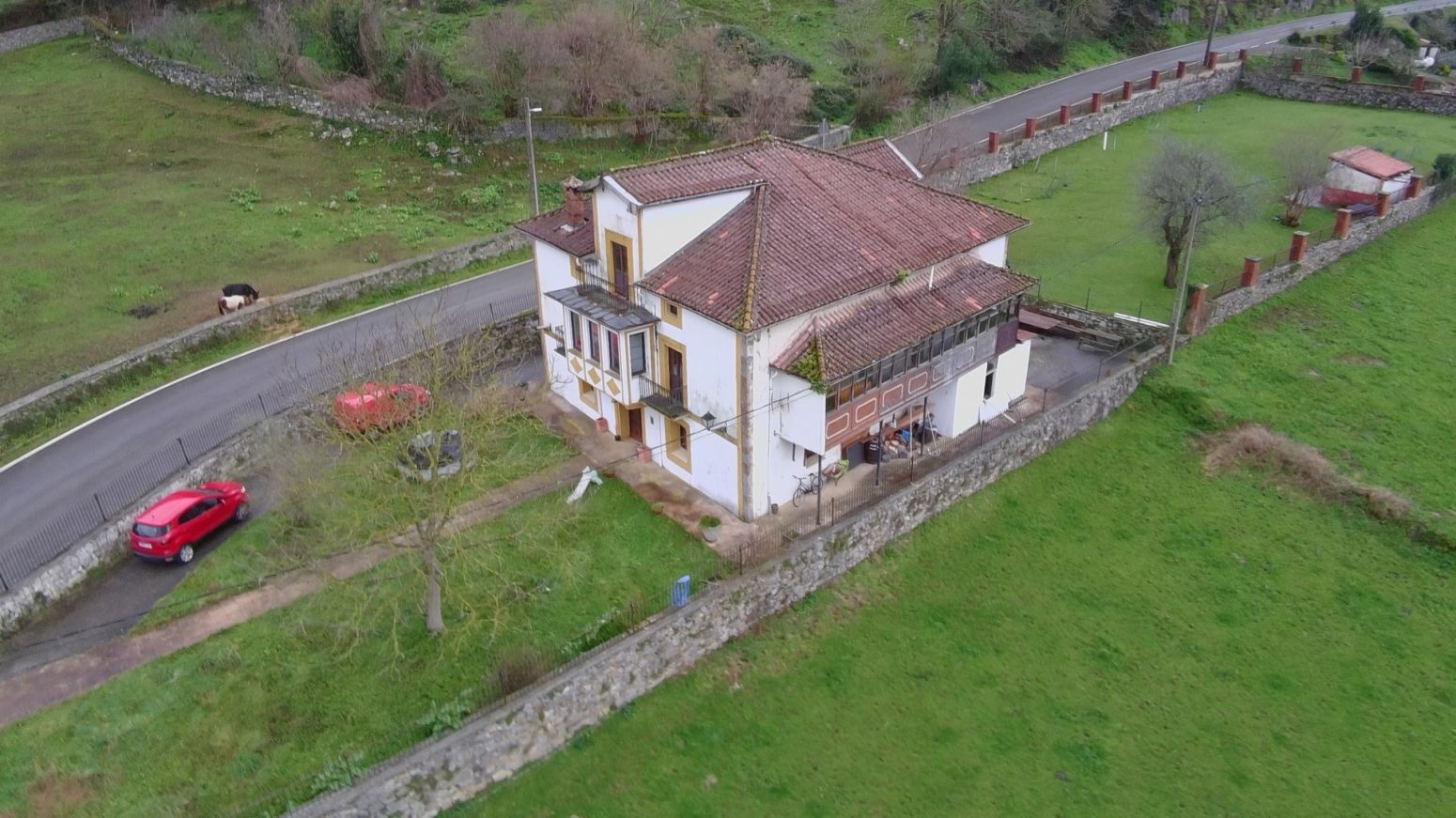 SE VENDE CASA SEÑORIAL INDEPENDIENTE EN MATIENZO