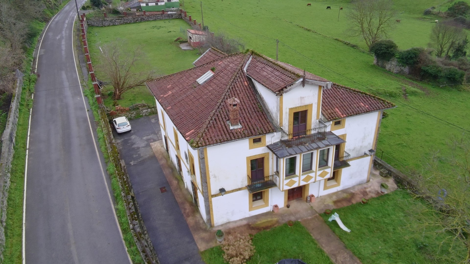 SE VENDE CASA SEÑORIAL INDEPENDIENTE EN MATIENZO