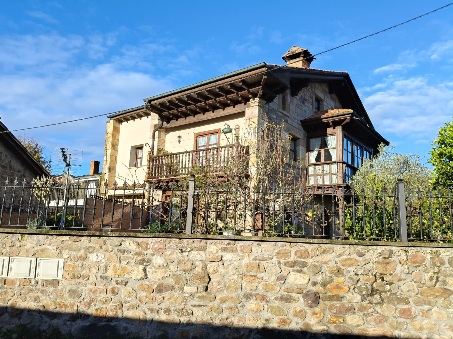 CASA INDEPENDIENTE DE 3 ALTURAS EN ONTORIA