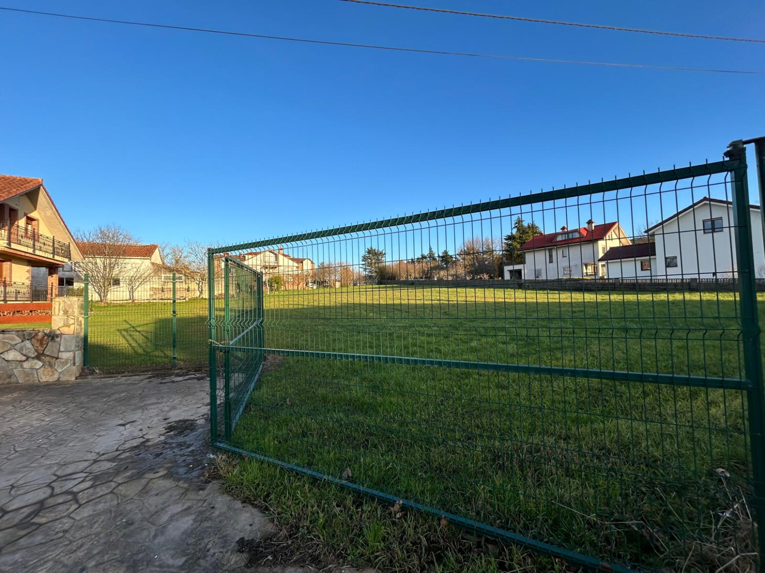 FINCA URBANA EN PENAGOS DE 1970m²