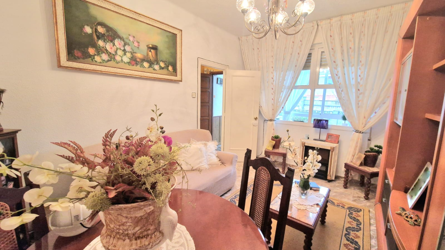 CASA INDEPENDIENTE DE DOS PLANTAS EN FINCA URBANA DE 1135m²