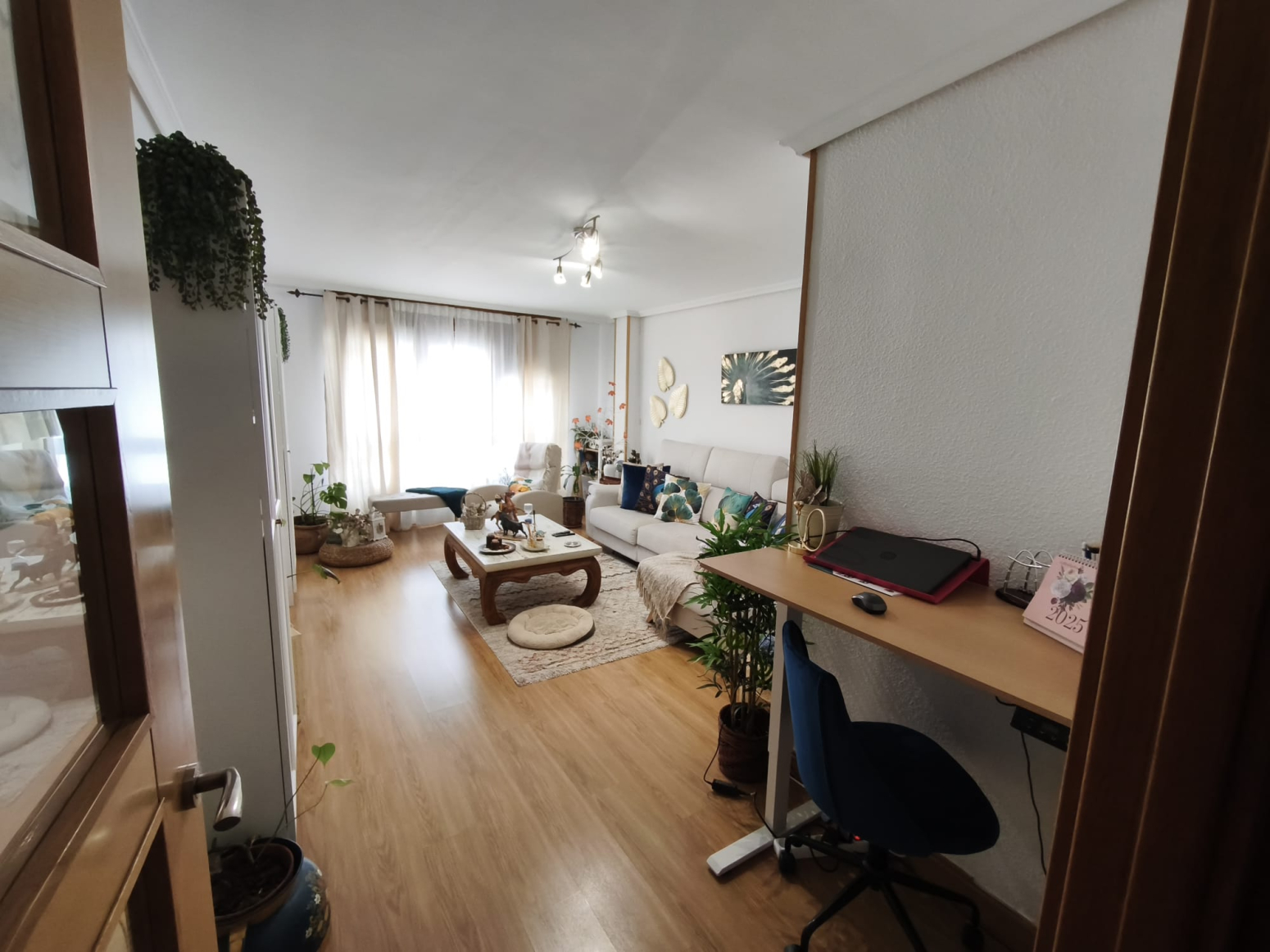 BONITO PISO DE 3 HABITACIONES EN LA PENILLA DE CAYON