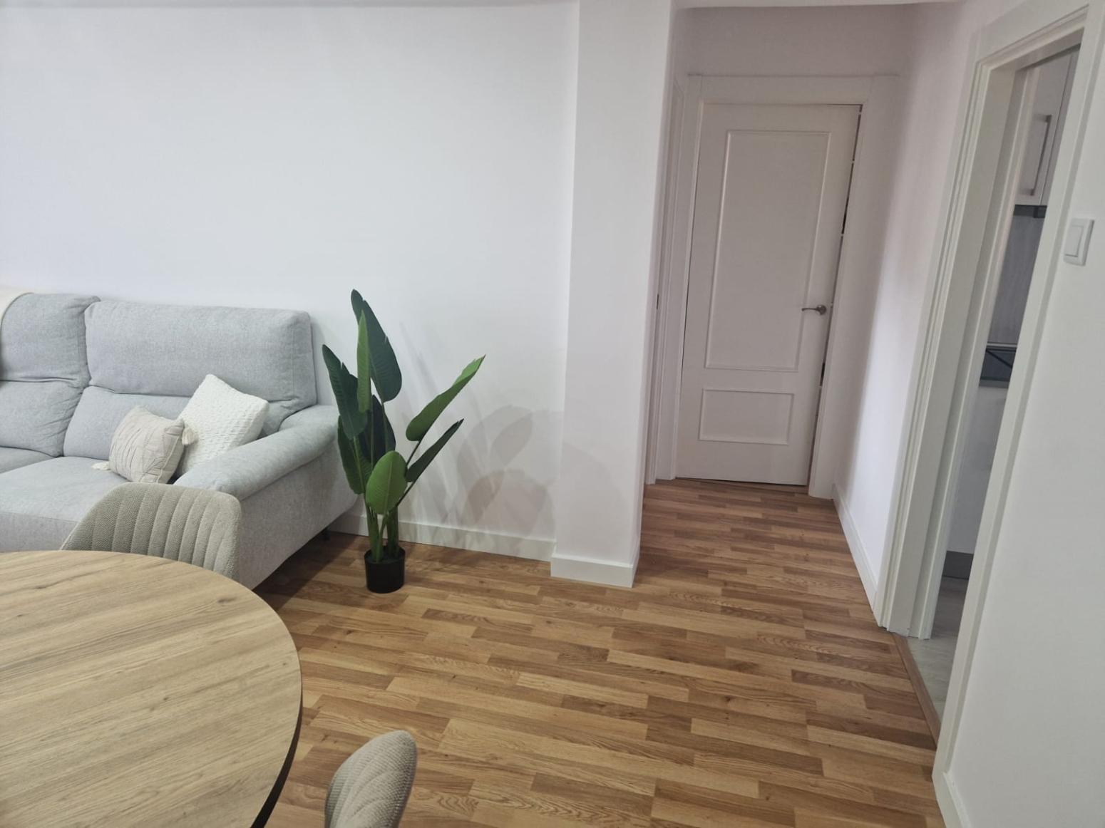 PISO REFORMADO DE DOS HABITACIONES EN PRADO SAN ROQUE