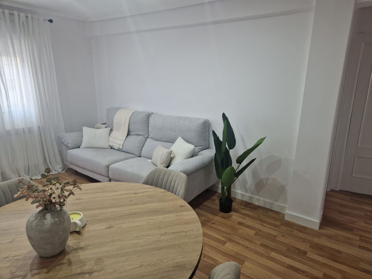 PISO REFORMADO DE DOS HABITACIONES EN PRADO SAN ROQUE