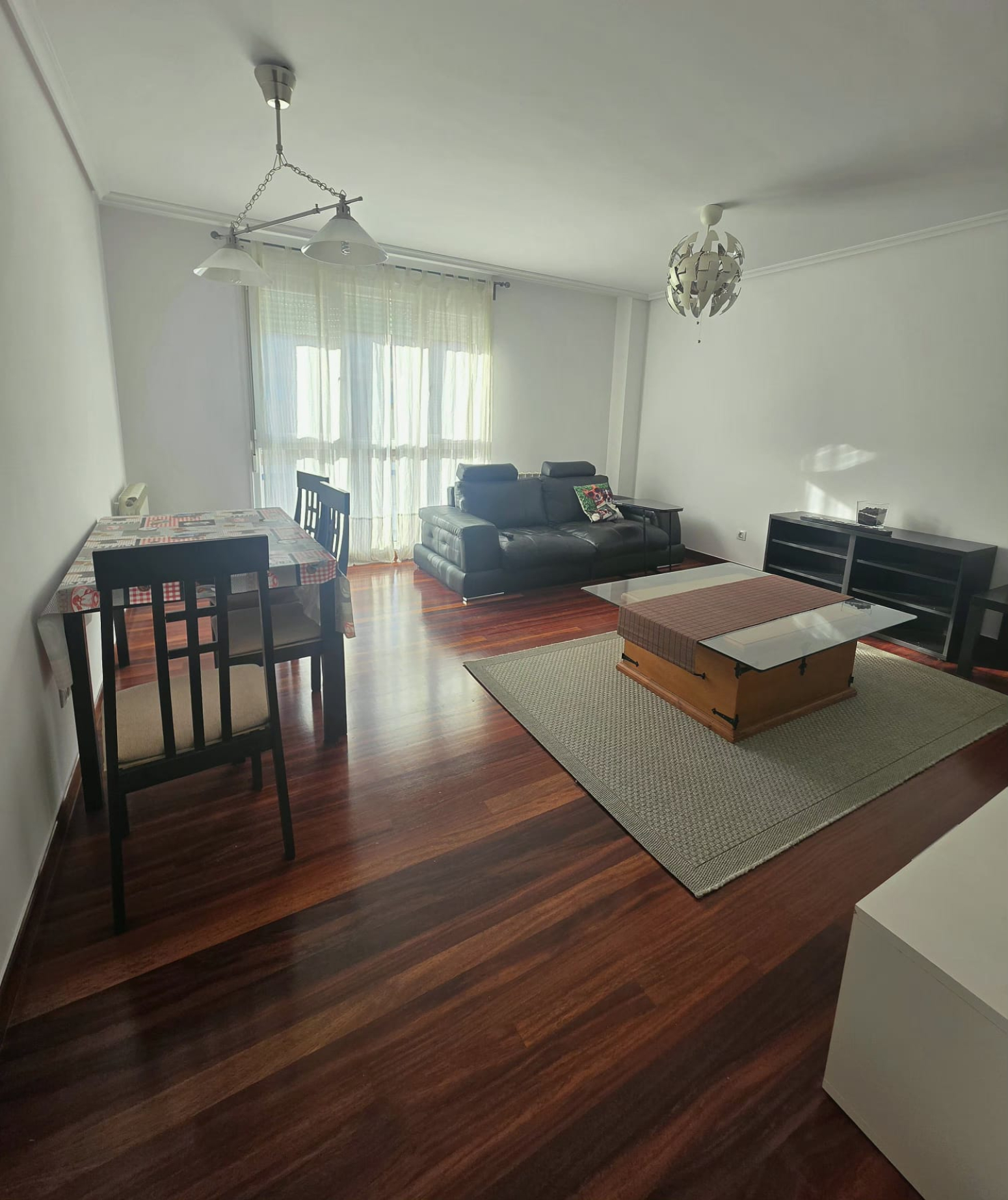 VENTA DE IMPACABLE PISO EN HOZNAYO