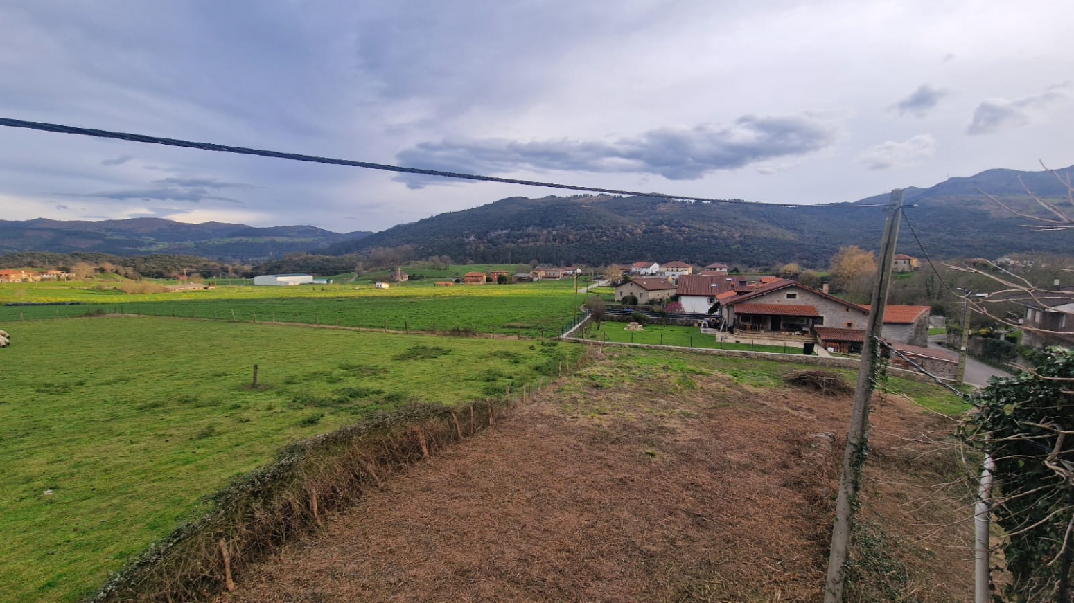 CASA CON TERRENO EN SECADURA (VOTO)