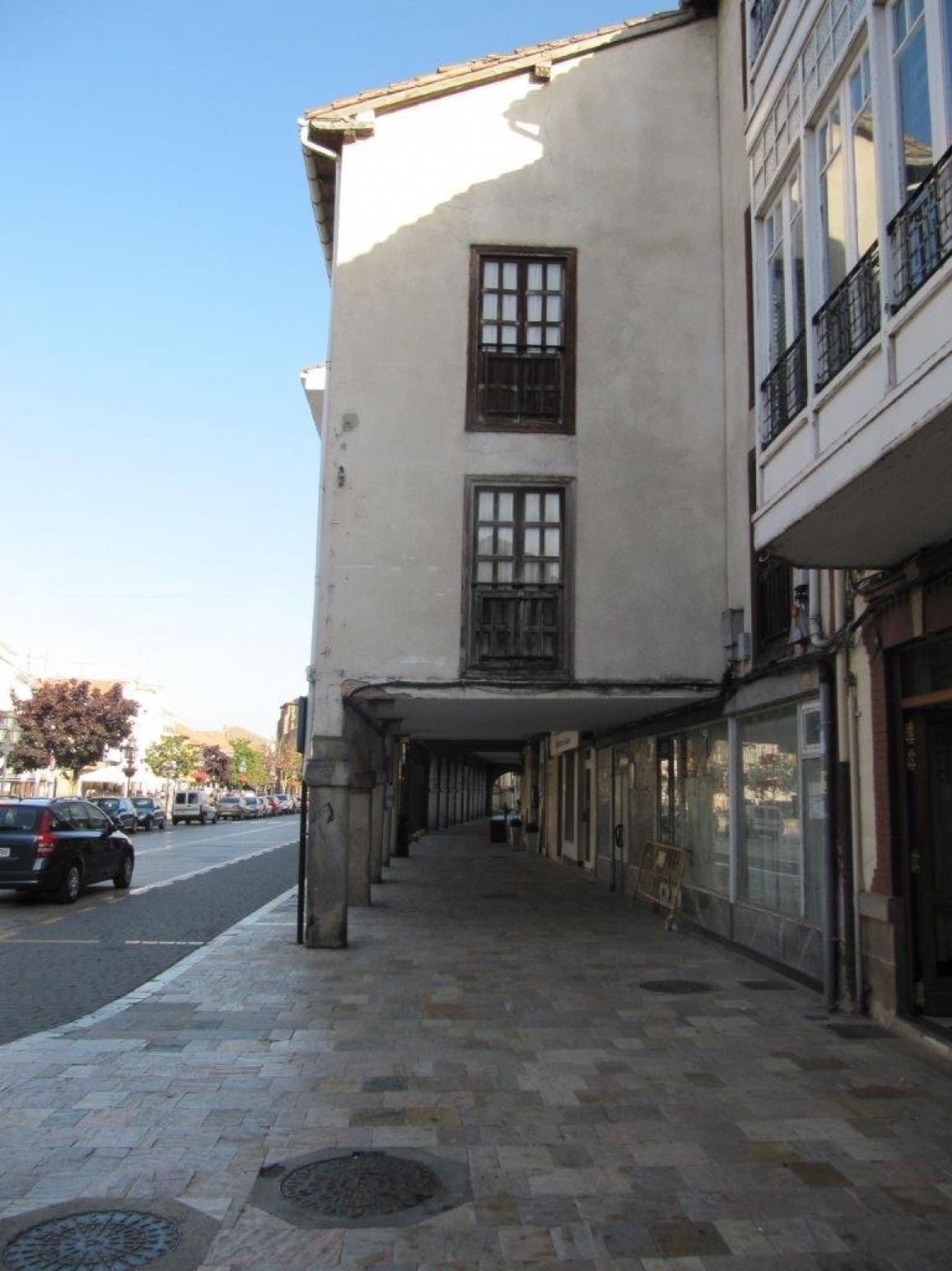 Edificio céntrico en aguilar de campoo
