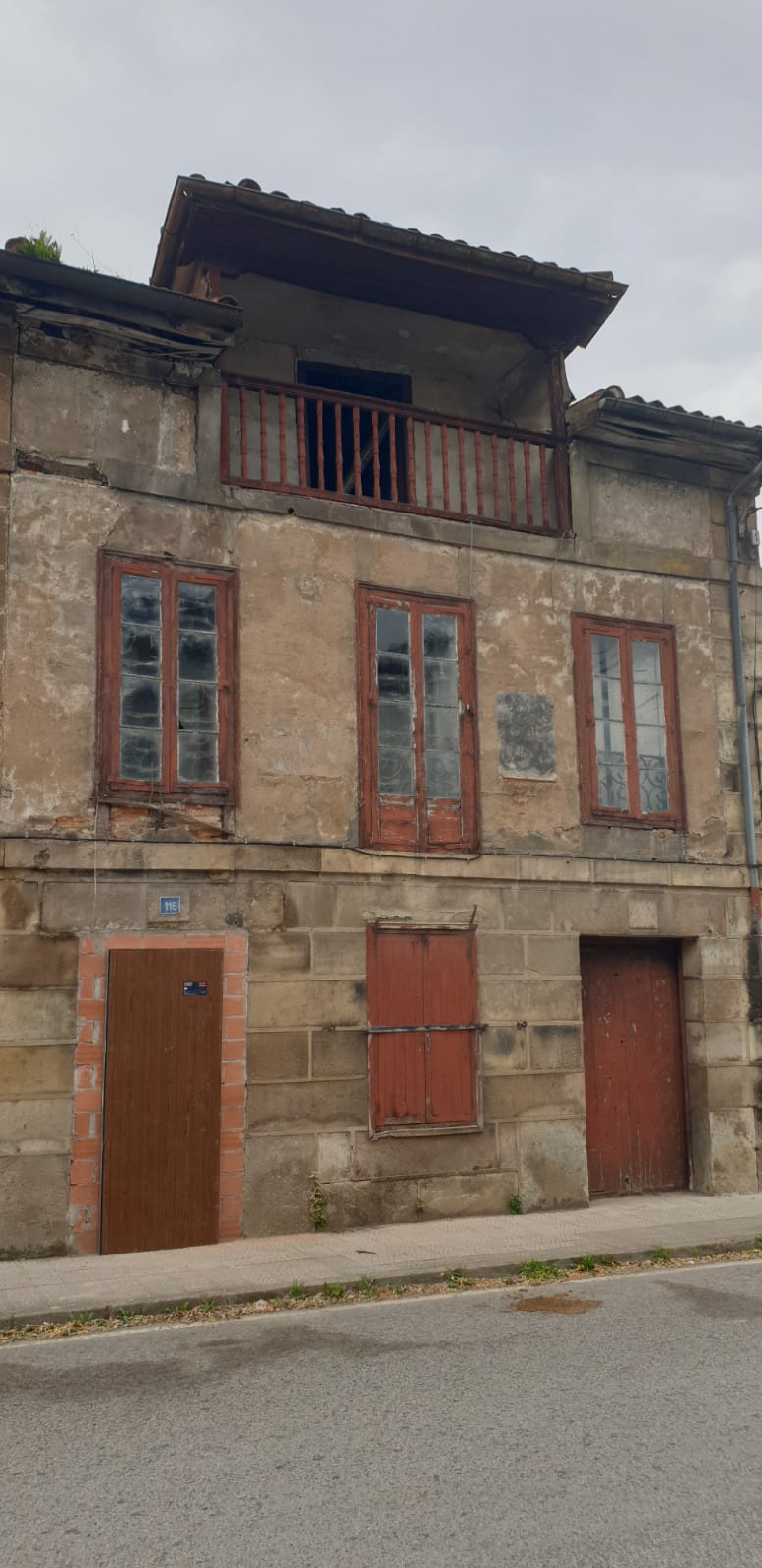 Venta de edificacion para reformar en  Arenas de Iguña