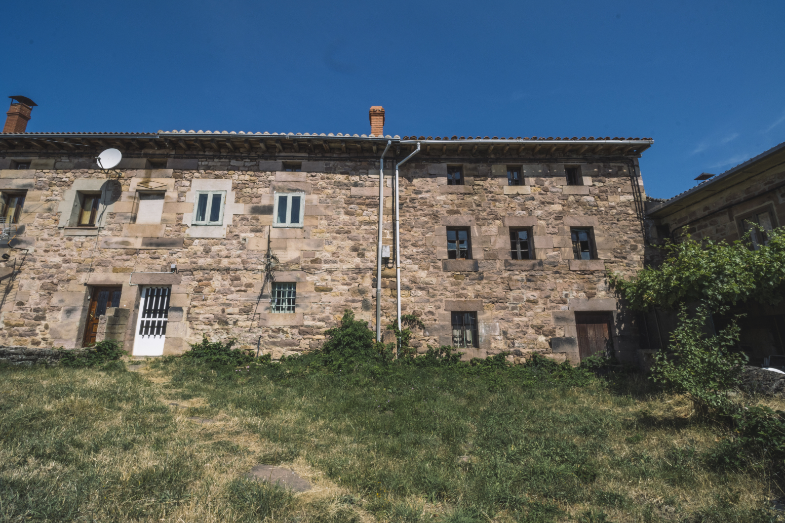 Casa de piedra en Brañosera