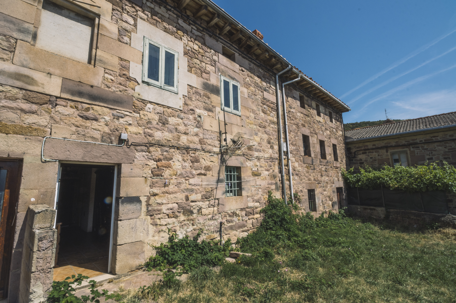 Casa de piedra en Brañosera