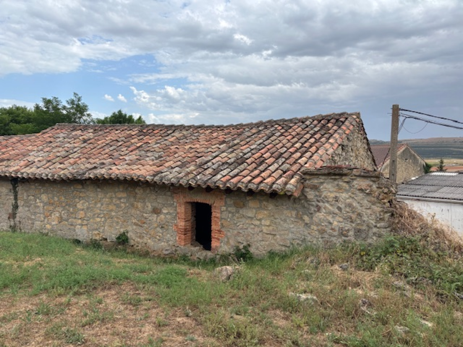Casa independiente con terreno para reformar