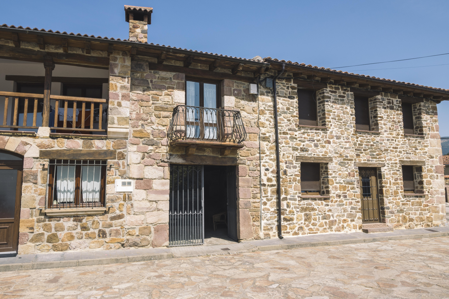 Casa de piedra en San Cebrián de Mudá