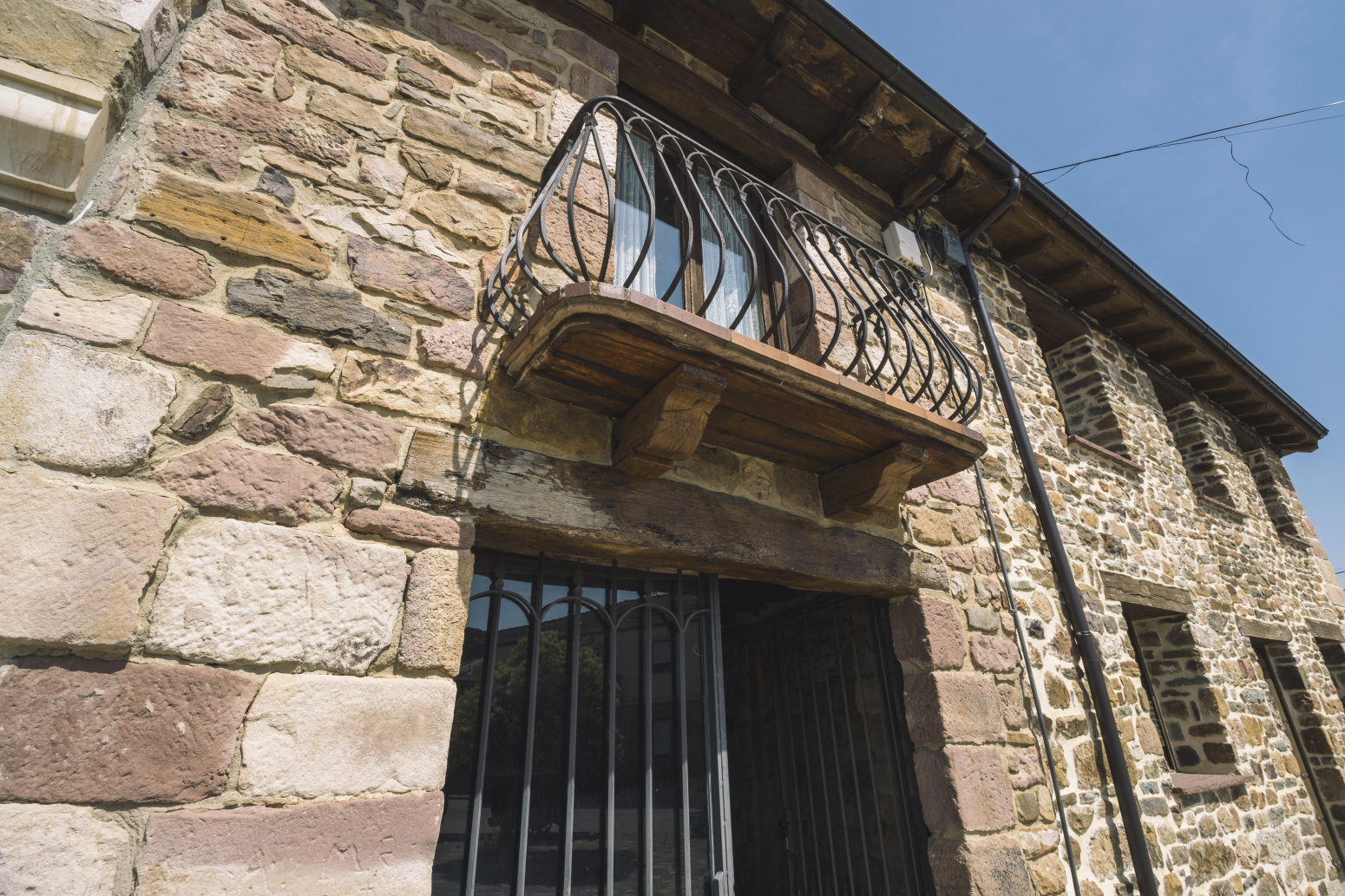 Casa de piedra en San Cebrián de Mudá