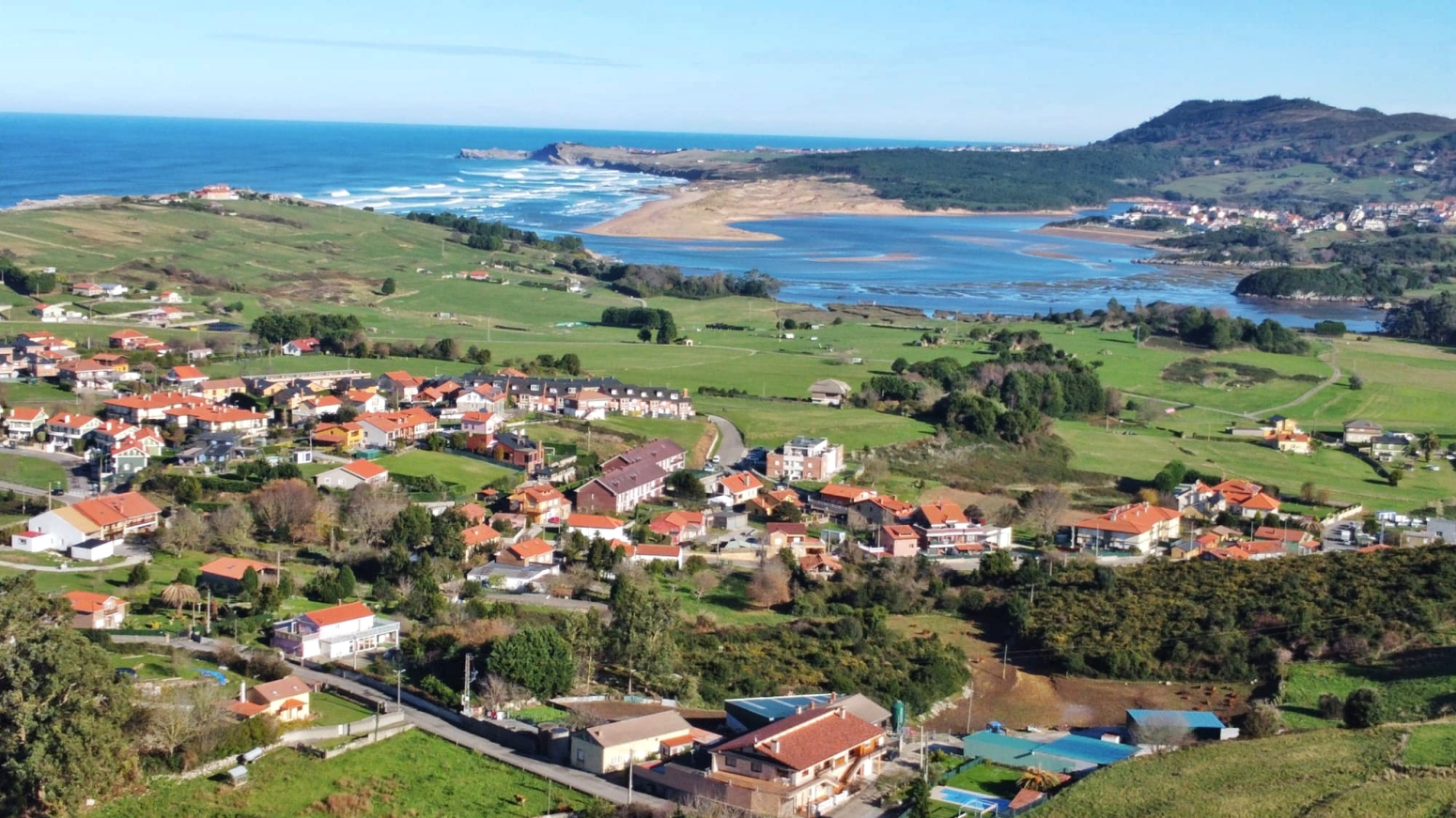 Casa independiente con vistas al mar en Miengo