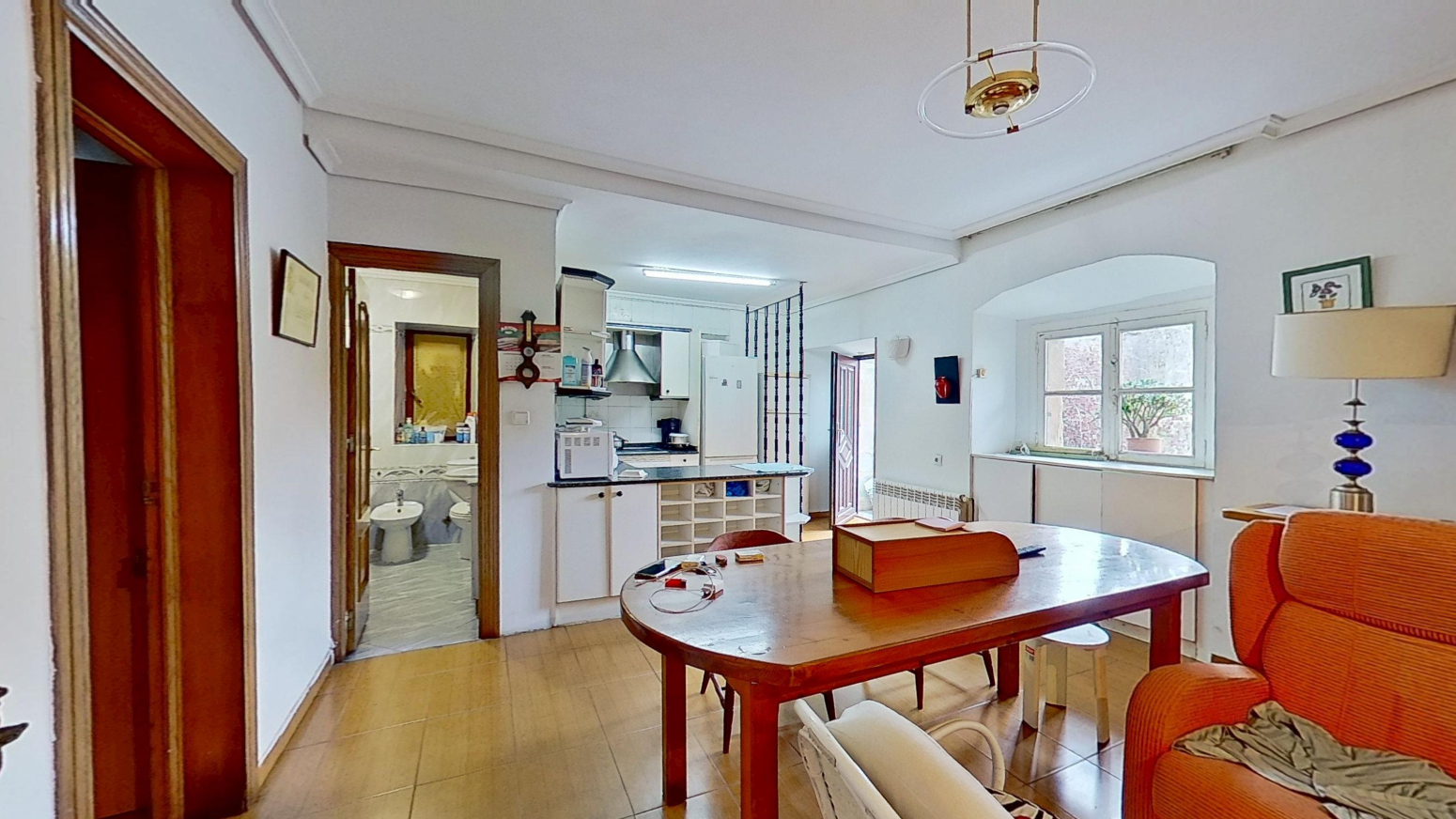 Amplio piso en Reocín: tranquilidad, encanto y comodidad en un solo lugar