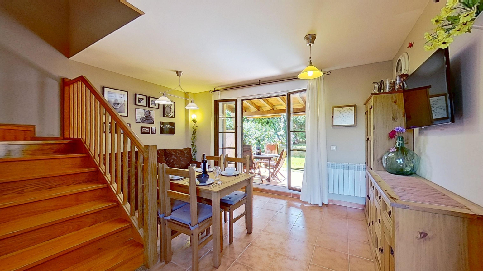 CHALET ADOSADO EN SANTILLANA DEL MAR