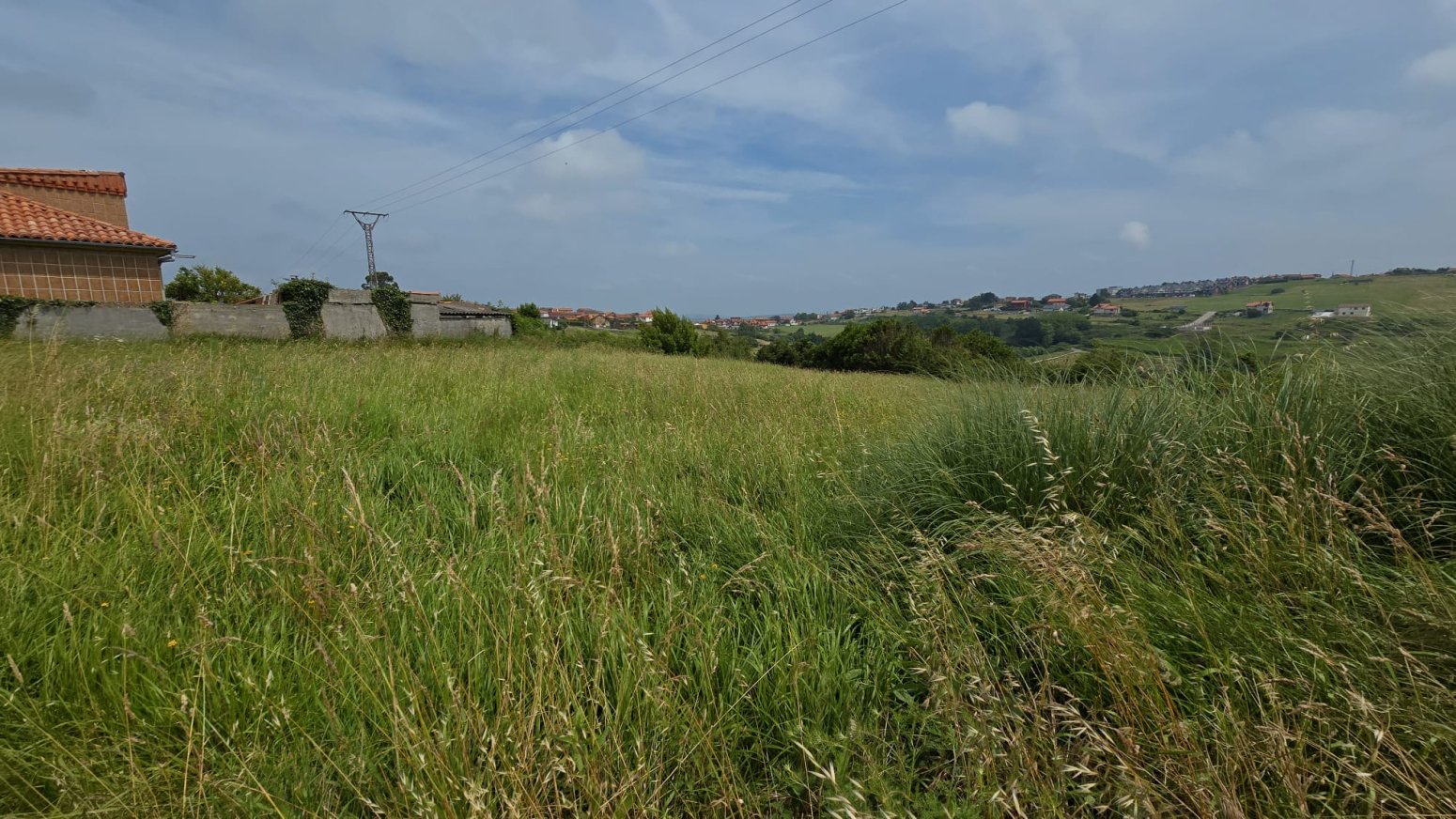 FINCA URBANA EN EL CENTRO DE SUANCES PARA CONSTRUIR BLOQUE COLECTIVO