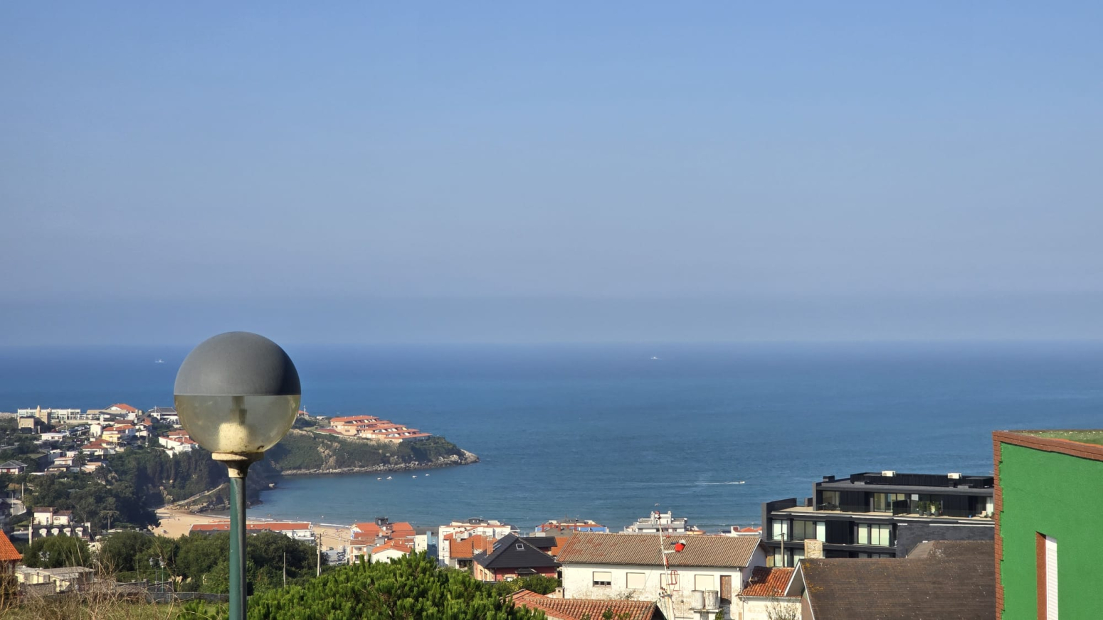 PLANTA BAJA EN EL CENTRO CON VISTAS AL MAR