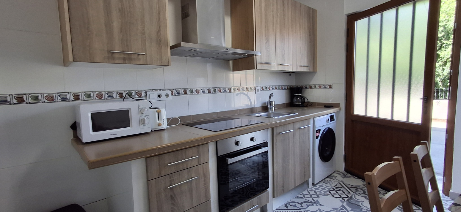 Local acondicionado como vivienda en Torrelavega ? Barreda