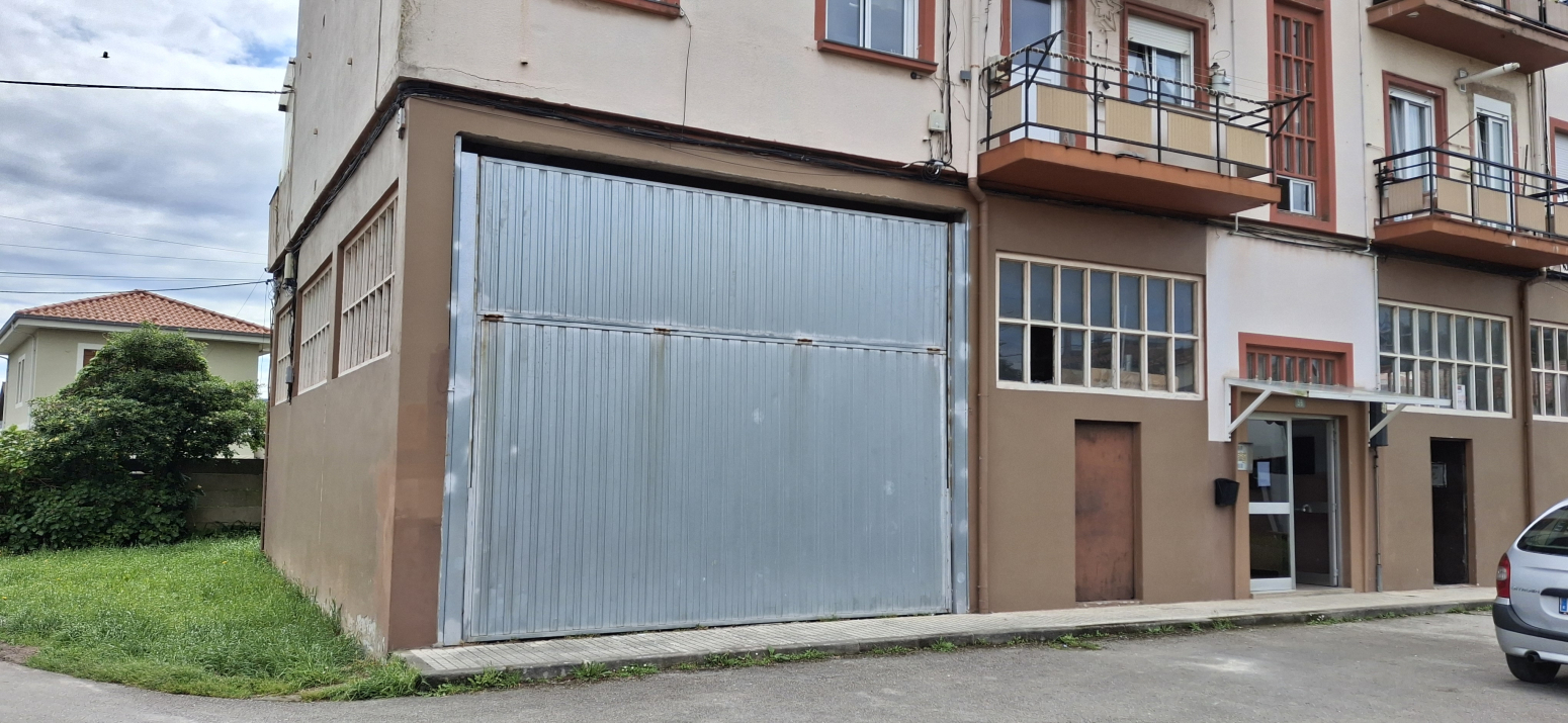 Local-almacén con terreno en Torrelavega: espacio, ubicación y potencial al alcance de tu mano