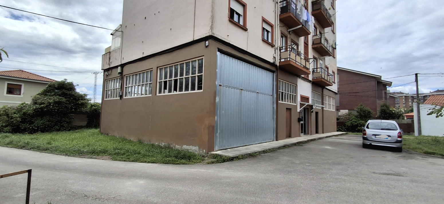 Local-almacén con terreno en Torrelavega: espacio, ubicación y potencial al alcance de tu mano